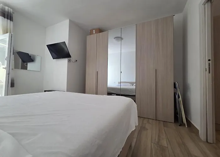 Morelli - Via Buozzi 13 Apartment *